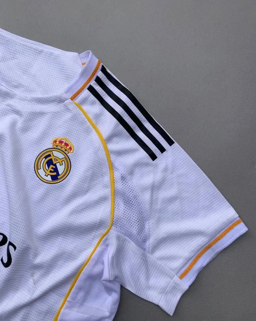 Real Madrid 2025/26 Home Jersey (Fans Version)